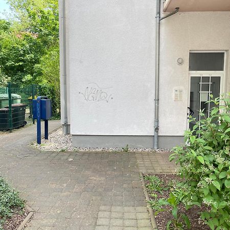 Studio Apartment In Stoetteritz With Balcony - Great Public Transport Links To The City Lipcse Kültér fotó