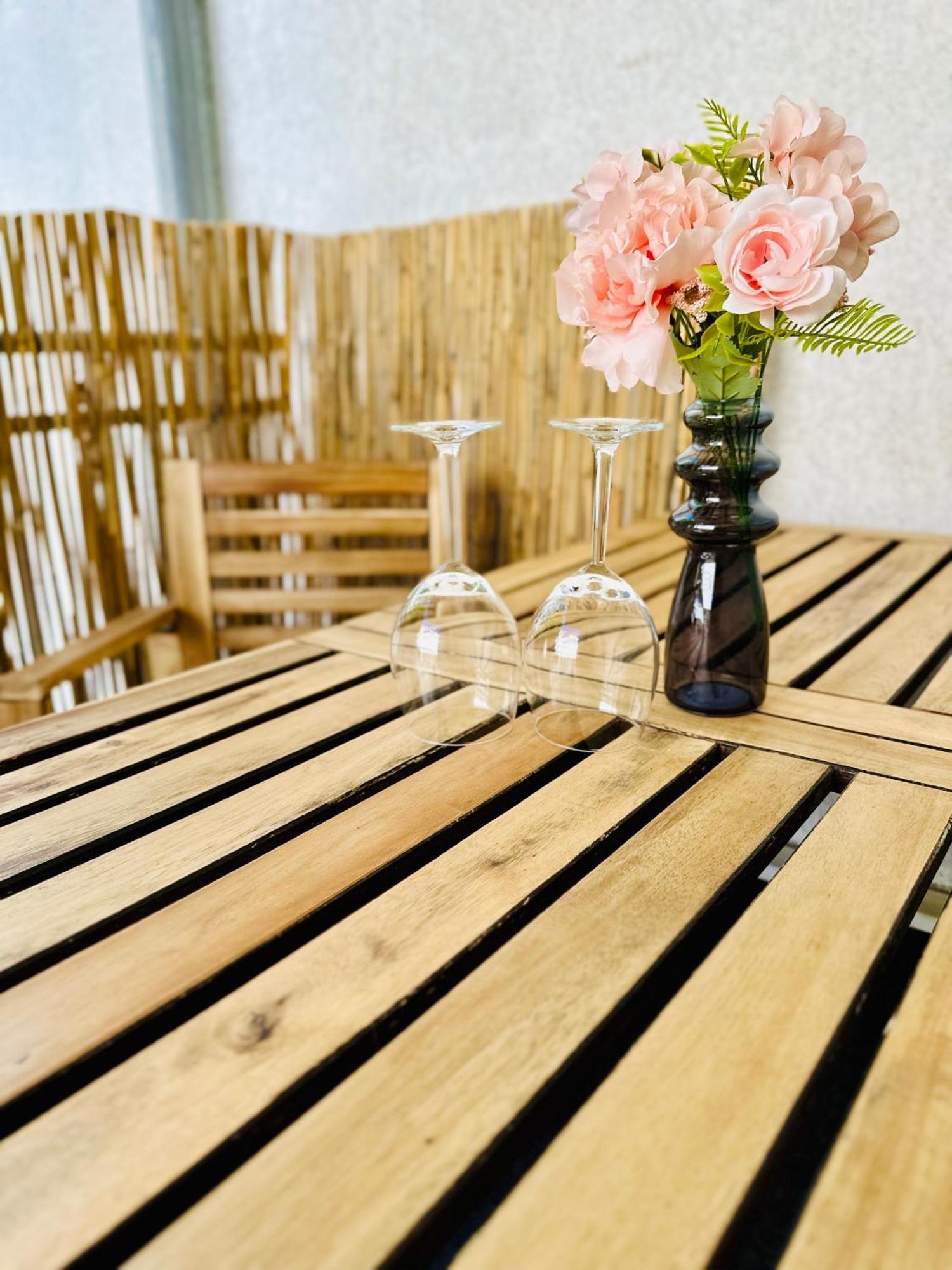 Studio Apartment In Stoetteritz With Balcony - Great Public Transport Links To The City Lipcse Kültér fotó