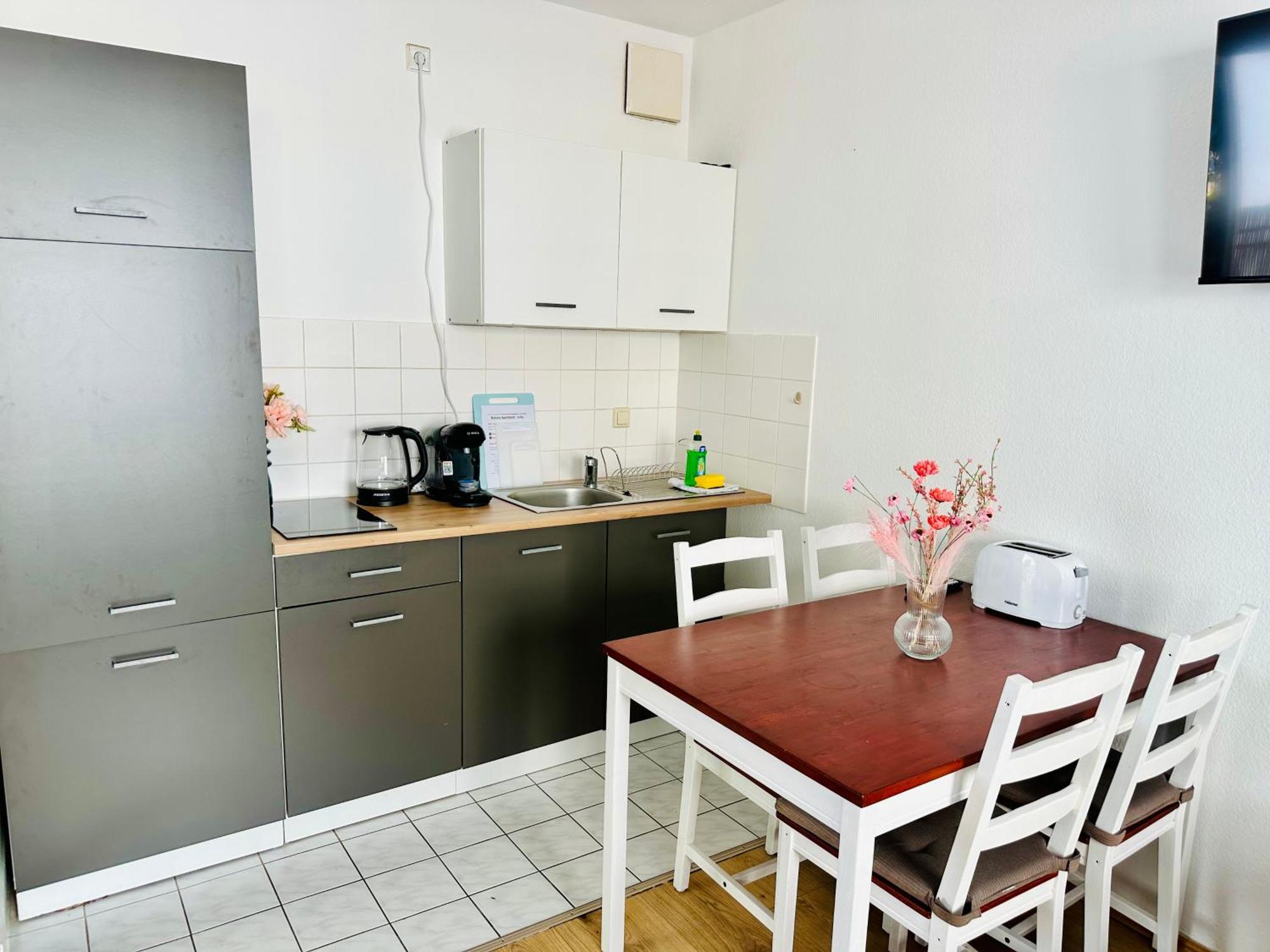 Studio Apartment In Stoetteritz With Balcony - Great Public Transport Links To The City Lipcse Kültér fotó