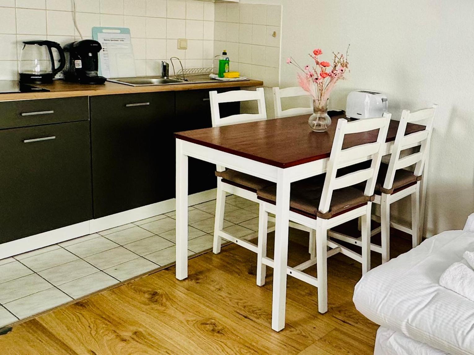 Studio Apartment In Stoetteritz With Balcony - Great Public Transport Links To The City Lipcse Kültér fotó