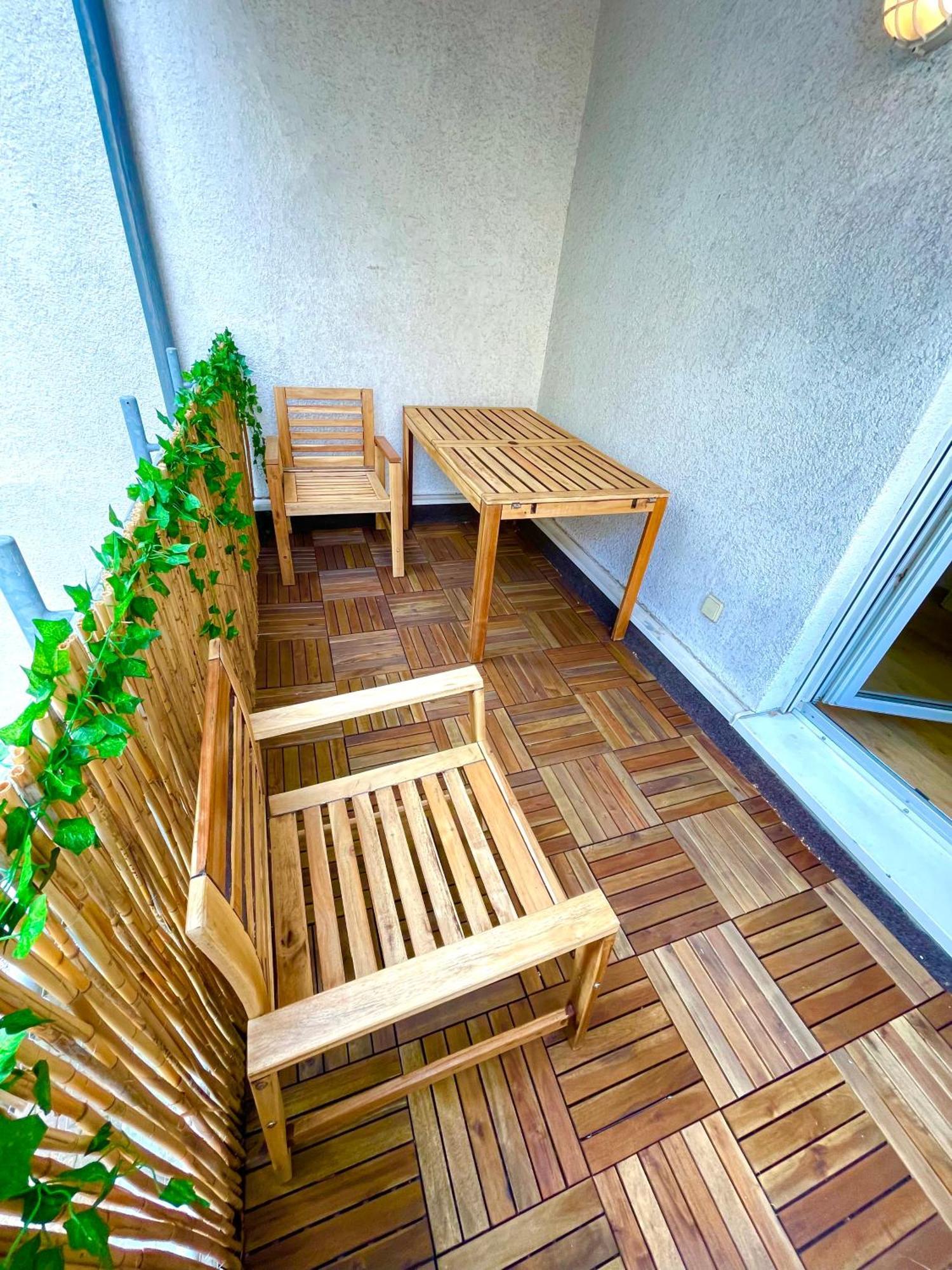 Studio Apartment In Stoetteritz With Balcony - Great Public Transport Links To The City Lipcse Kültér fotó