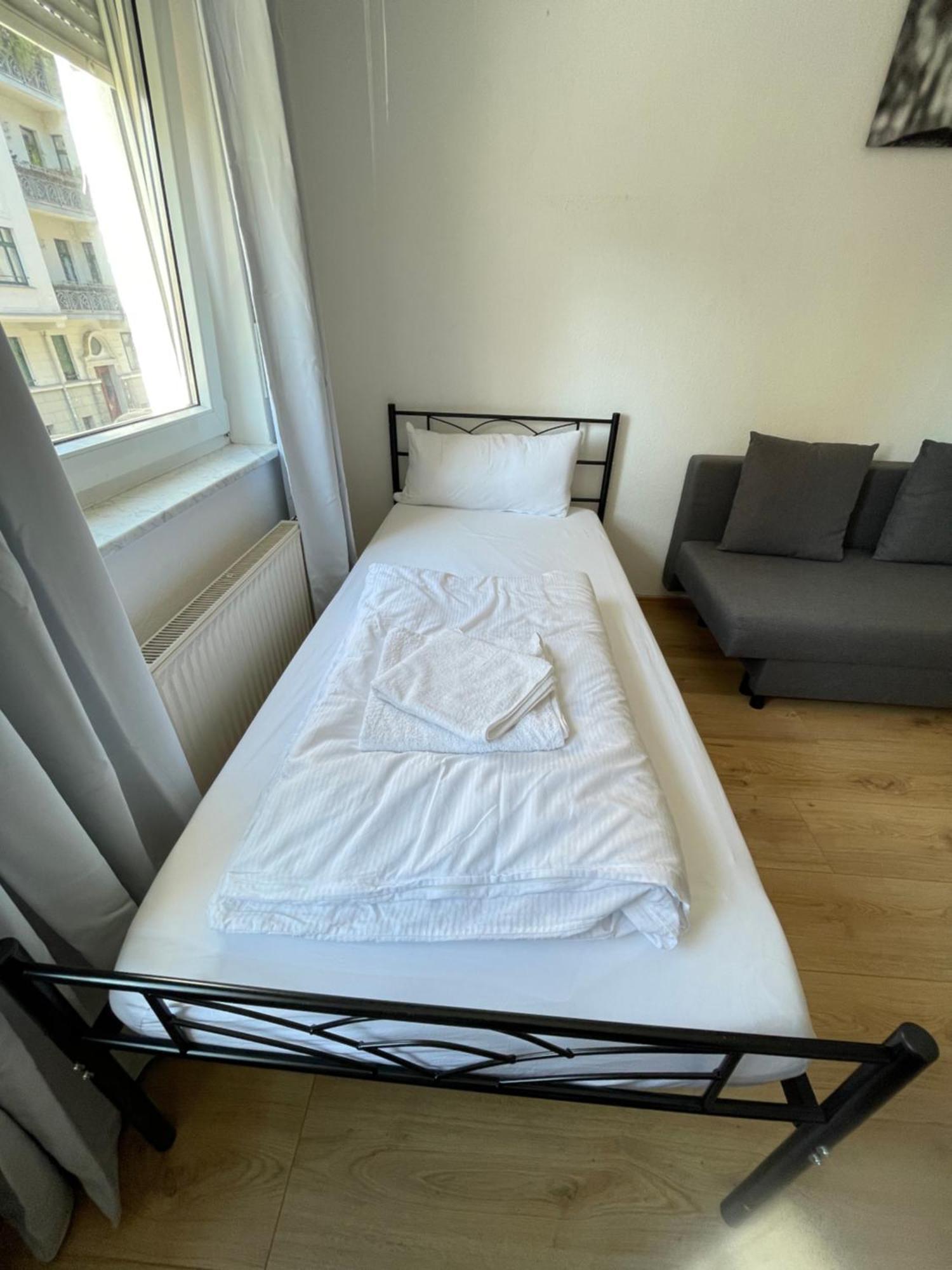 Studio Apartment In Stoetteritz With Balcony - Great Public Transport Links To The City Lipcse Kültér fotó